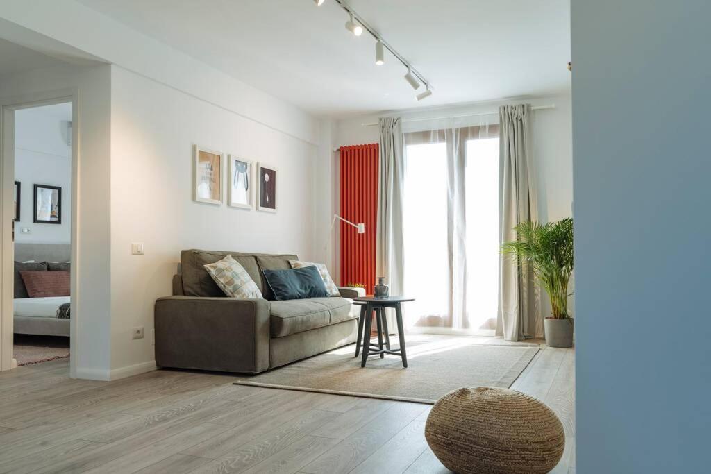 Апартаменты Sunny 2Br Flat - Old Town View Бухарест Экстерьер фото