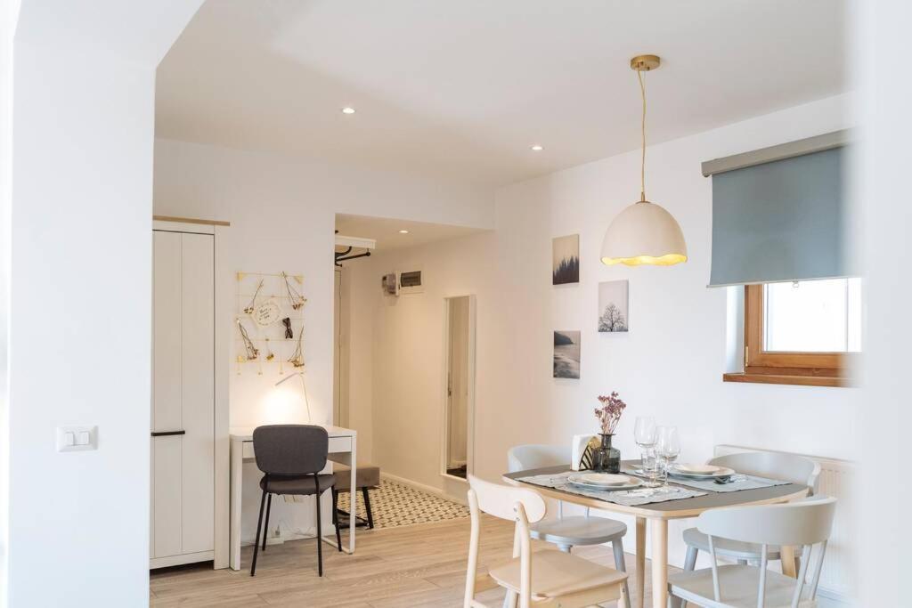 Апартаменты Sunny 2Br Flat - Old Town View Бухарест Экстерьер фото