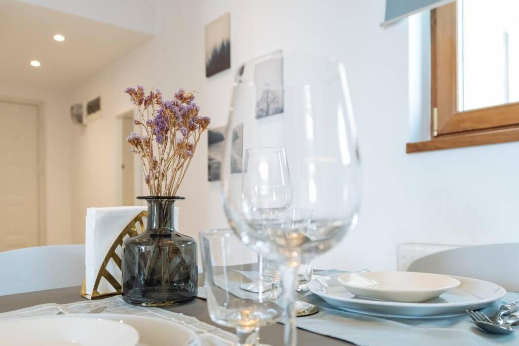 Апартаменты Sunny 2Br Flat - Old Town View Бухарест Экстерьер фото